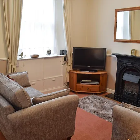 Pear Tree * ボウネス＝オン＝ウィンダミア