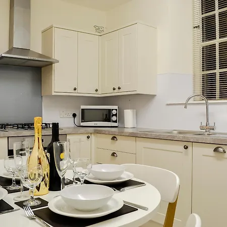 Semesterbostad Pear Tree *